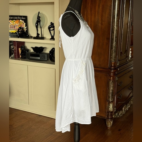 B Smart White Dress‎ Embroidery Lace Trim - Picture 3 of 12